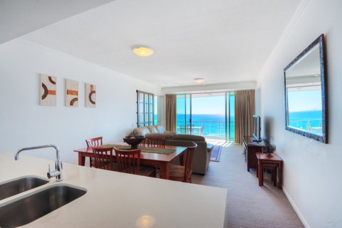 Reflection On The Sea - Hotel NSW 8