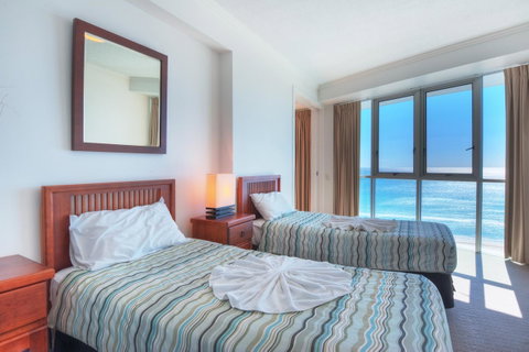 Reflection On The Sea - Hotel NSW 7