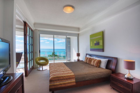 Reflection On The Sea - Hotel NSW 4