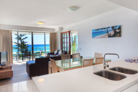 Reflection On The Sea - Hotel NSW 43