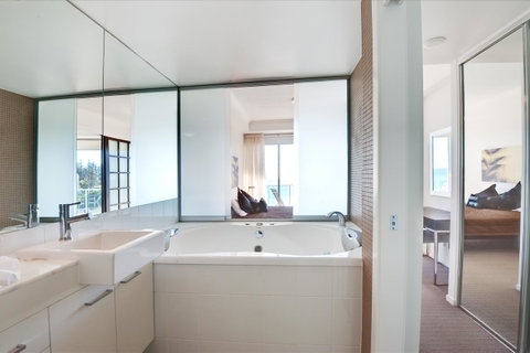 Reflection On The Sea - Hotel NSW 1