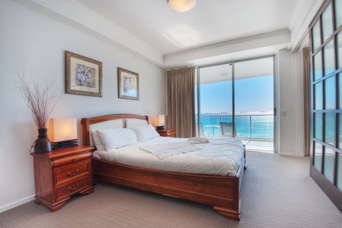 Reflection On The Sea - Hotel NSW 9