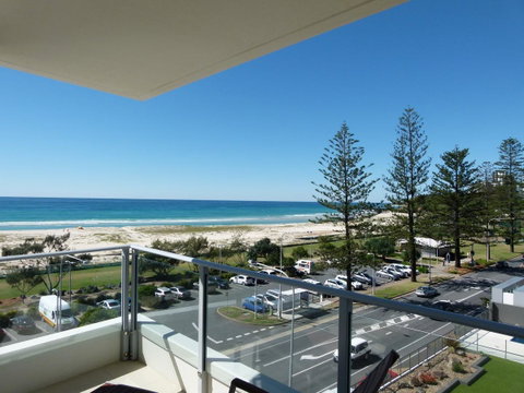 Pure Kirra - Hotel NSW 12
