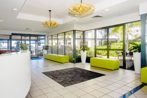 Mantra Hervey Bay - Hotel NSW 5