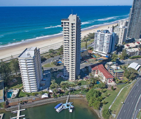 Capricorn One Beachside Holiday Apartments - Official - Hotel NSW 0