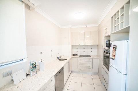 Capricorn One Beachside Holiday Apartments - Official - Hotel NSW 6