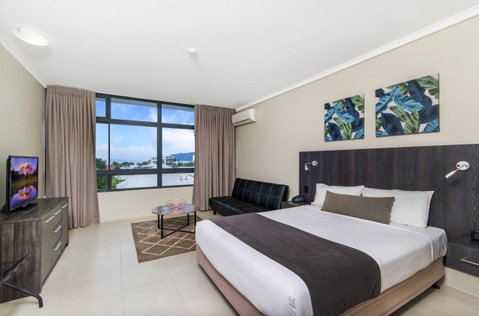 Sunshine Tower Hotel - Hotel NSW 5