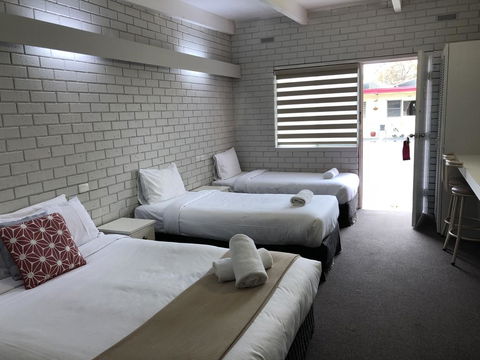 Wattle Motel - Hotel NSW 3