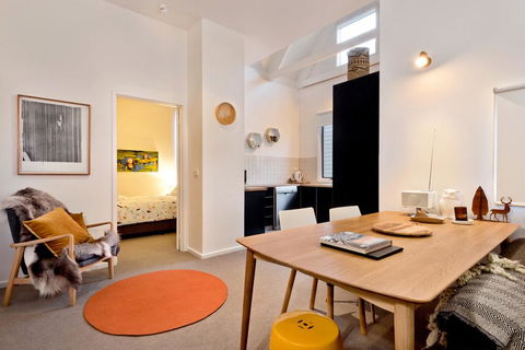 Whiskey Flat 2 - Hotel NSW 2