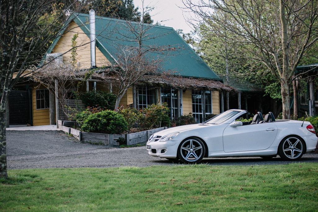 Avenel VIC Hotel NSW