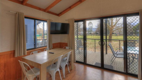 Yea Riverside Caravan Park - Hotel NSW 1