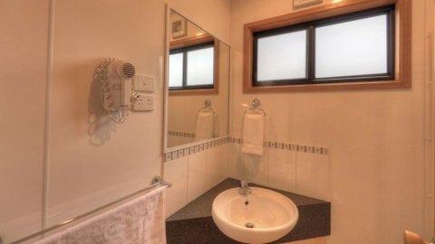 Yea Riverside Caravan Park - Hotel NSW 3