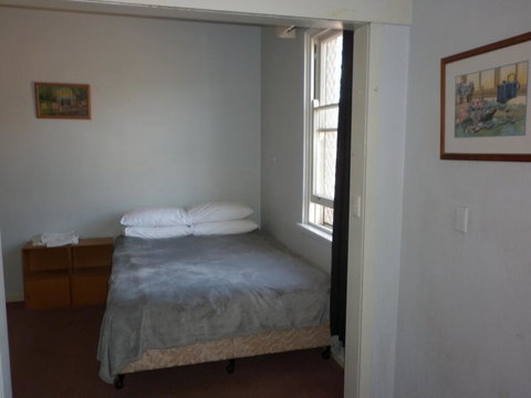 Young Budget Accommodation - Hotel NSW 0