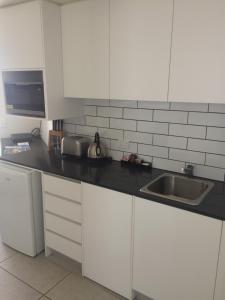 Direct Hotels - North Shore Kawana - Hotel NSW 4