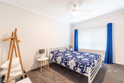 Adriana 4 Open Plan Living With Backyard - Hotel NSW 4