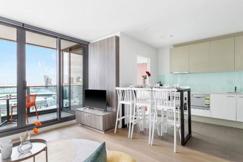 A 2BR Apt With Harbour Views And FREE Parking - Hotel NSW 3