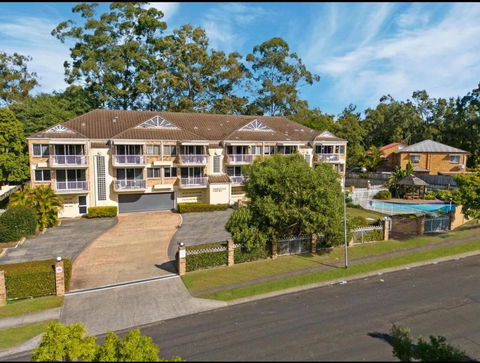A 3 Bedders Close To Everything - Hotel NSW 1