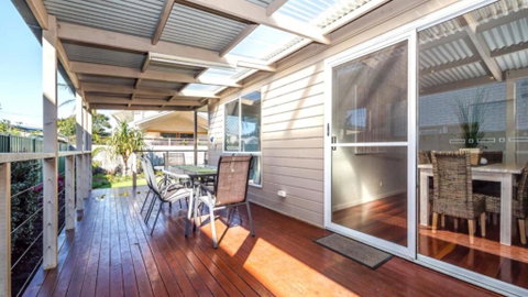 A Beachside Beauty With Pool - Hotel NSW 3