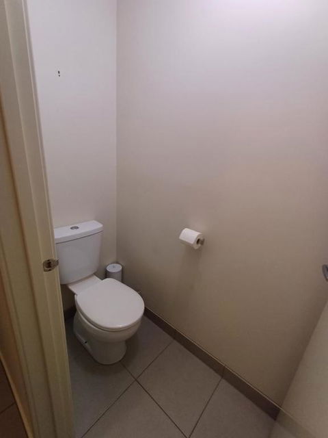 A Beautiful And Spacious Home - Hotel NSW 1