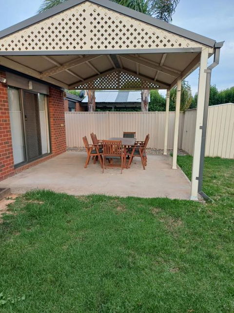 A Beautiful And Spacious Home - Hotel NSW 2