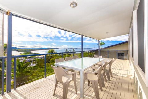 A BIGGER Slice Of Paradise - Hotel NSW 1