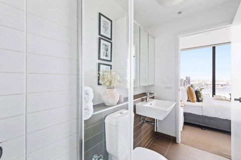 A Cozy 2BR Apt With Harbour Views And FREE Parking - Hotel NSW 4