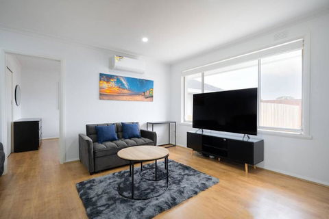 A Private Hideaway With Large Backyard And CarParks - Hotel NSW 1