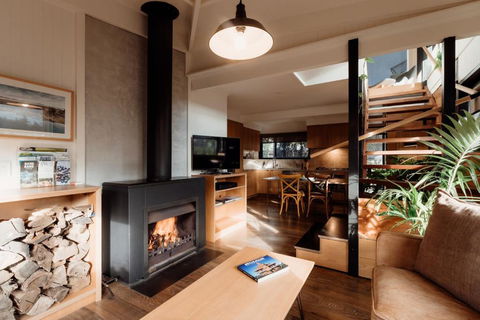 A Stylish And Unique Retreat At Surf Beach - Hotel NSW 2