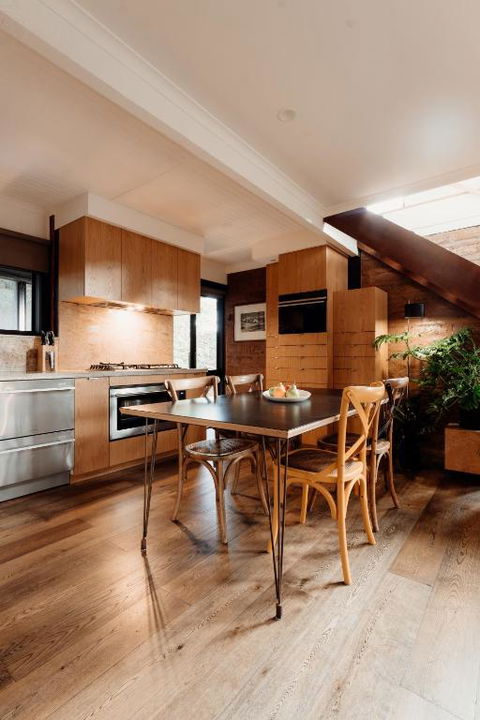 A Stylish And Unique Retreat At Surf Beach - Hotel NSW 4