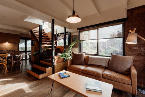A Stylish And Unique Retreat At Surf Beach - Hotel NSW 1