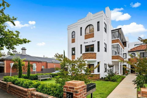 A1 Art Deco 2 Bedroom Apt Sleeps 5 Nimmo1 - Hotel NSW 0