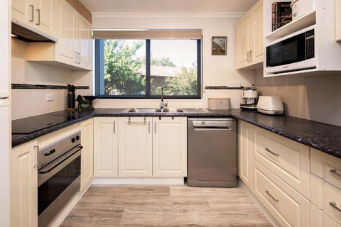 Aalen Lakeview Suite - Hotel NSW 3