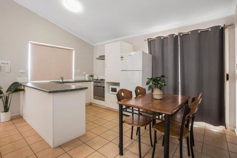 AAOK Karratha Caravan Park - Hotel NSW 2