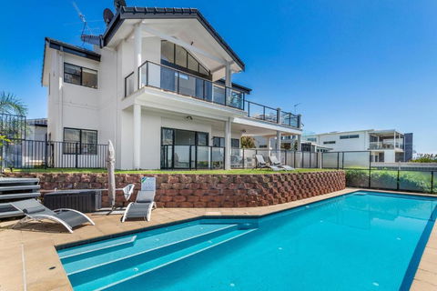Above And Beyond - Beautiful Home With Heated Pool And Views - Hotel NSW 0