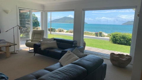 Absolute Beach Front - Hotel NSW 2