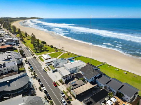Absolute Beachfront Apartment 11B - Hotel NSW 1
