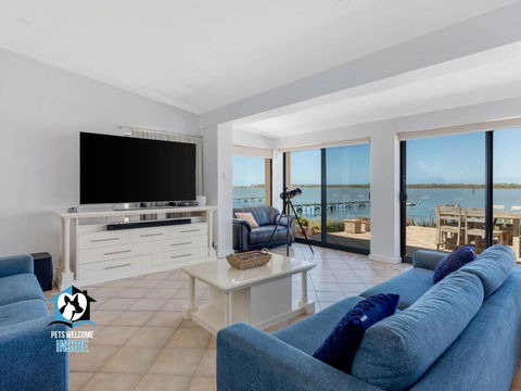 Absolute Water Frontage W/ Jetty + Boat Ramp - Hotel NSW 1