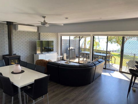Absolute Waterfront At Woodlands - Hotel NSW 2