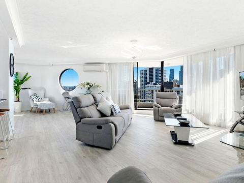 Acapulco 2 Bedroom Ocean View Surfers Paradise - CoastHM - Hotel NSW 1