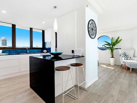 Acapulco 2 Bedroom Ocean View Surfers Paradise - CoastHM - Hotel NSW 4