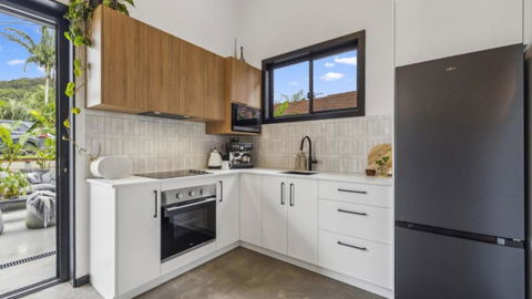 Accessible With Style! Sleeps 4, Pet - Friendly - Hotel NSW 4