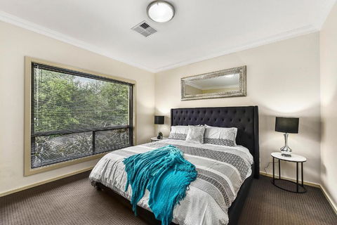 Accommodation On Lansell 1 Being Unit 1 Of 6 Lansell Street - Hotel NSW 1