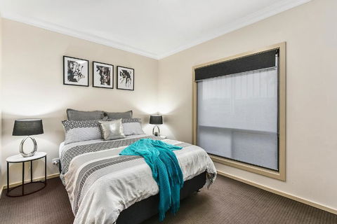 Accommodation On Lansell 1 Being Unit 1 Of 6 Lansell Street - Hotel NSW 4