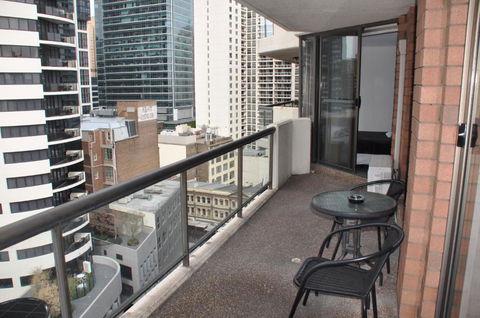 Accommodation Sydney - Kent Street Sydney CBD Top Floor 2 Bedroom Apartment With Balcony - Hotel NSW 2