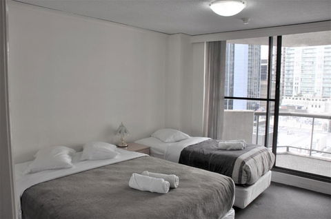 Accommodation Sydney - Kent Street Sydney CBD Top Floor 2 Bedroom Apartment With Balcony - Hotel NSW 1