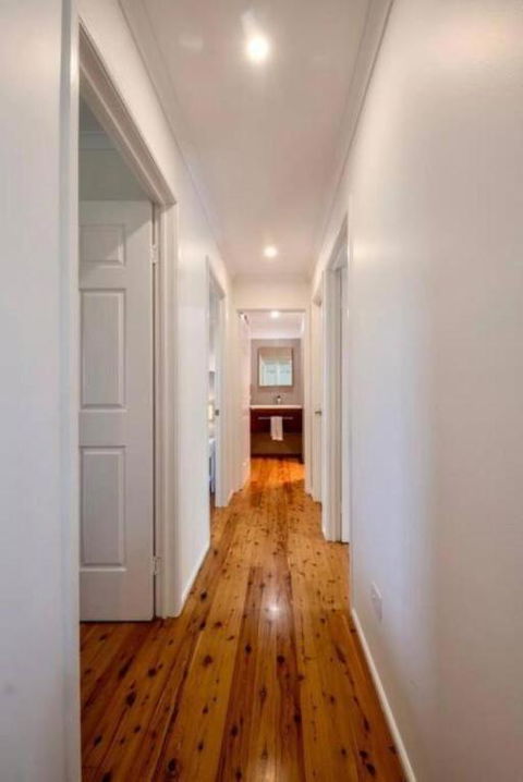 Acreage Near Currumbin Beach - Hotel NSW 3