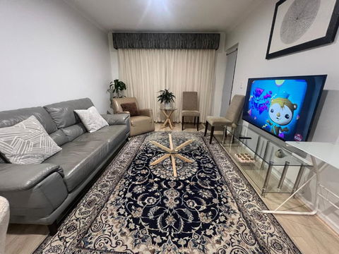 ADELAIDE CBD APARTMENT - 3BR, 2BATH & CARPARK - Hotel NSW 3