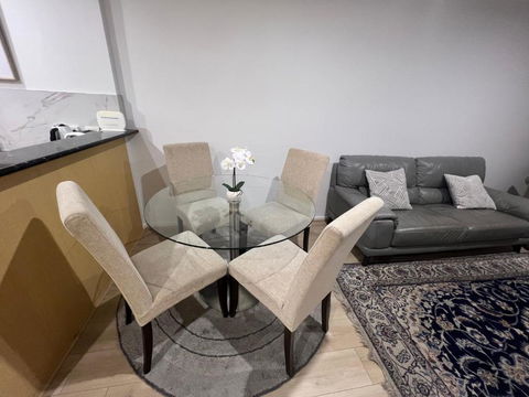 ADELAIDE CBD APARTMENT - 3BR, 2BATH & CARPARK - Hotel NSW 4