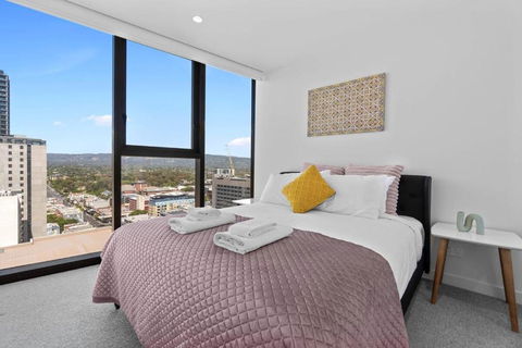 Adelaide CBD Oasis - 2BR Realm Retreat - Level 19 - Hotel NSW 2