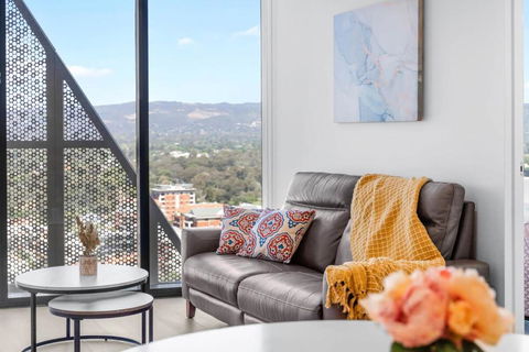 Adelaide CBD Oasis - 2BR Realm Retreat - Level 19 - Hotel NSW 1